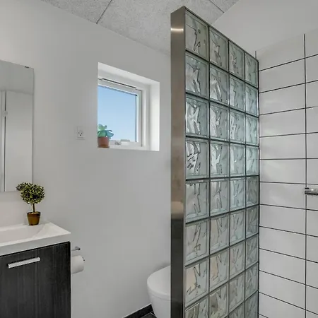 5 Bedroom Amazing In * Løgstrup