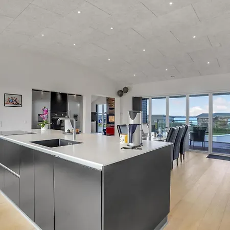 Feriehus 5 Bedroom Amazing In Løgstrup