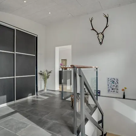 5 Bedroom Amazing In Løgstrup